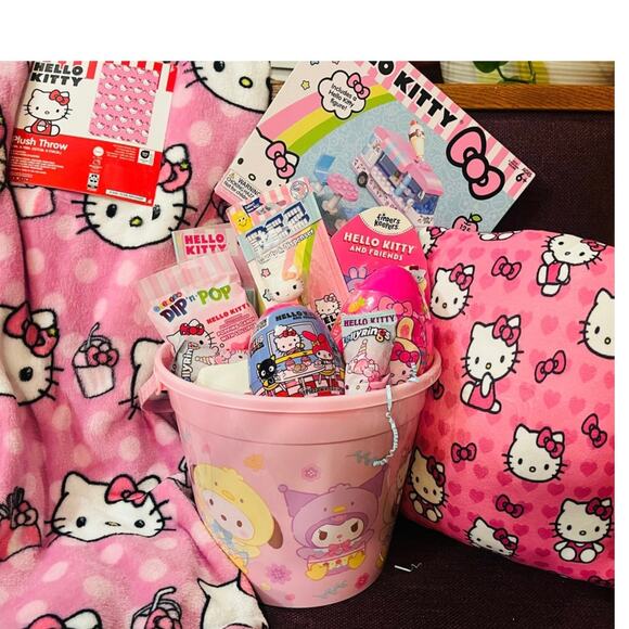 Hello kitty Easter / Gift bundle 50 70 pre school throw love pink cloud pillow - Picture 1 of 4